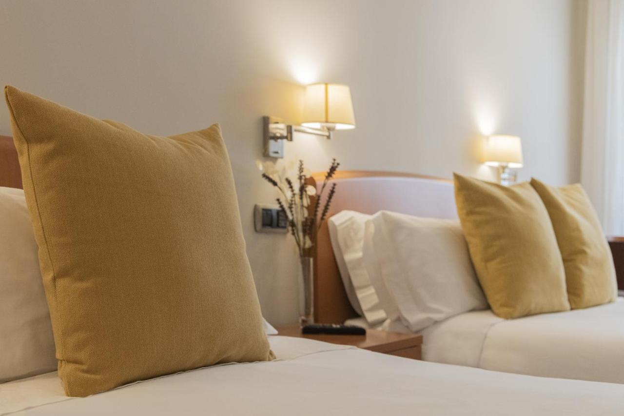 Hostal Alba Луго Екстер'єр фото