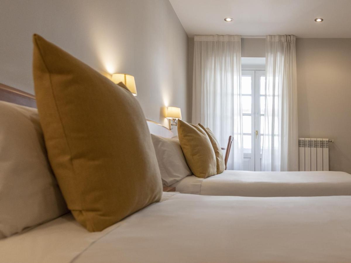 Hostal Alba Луго Екстер'єр фото